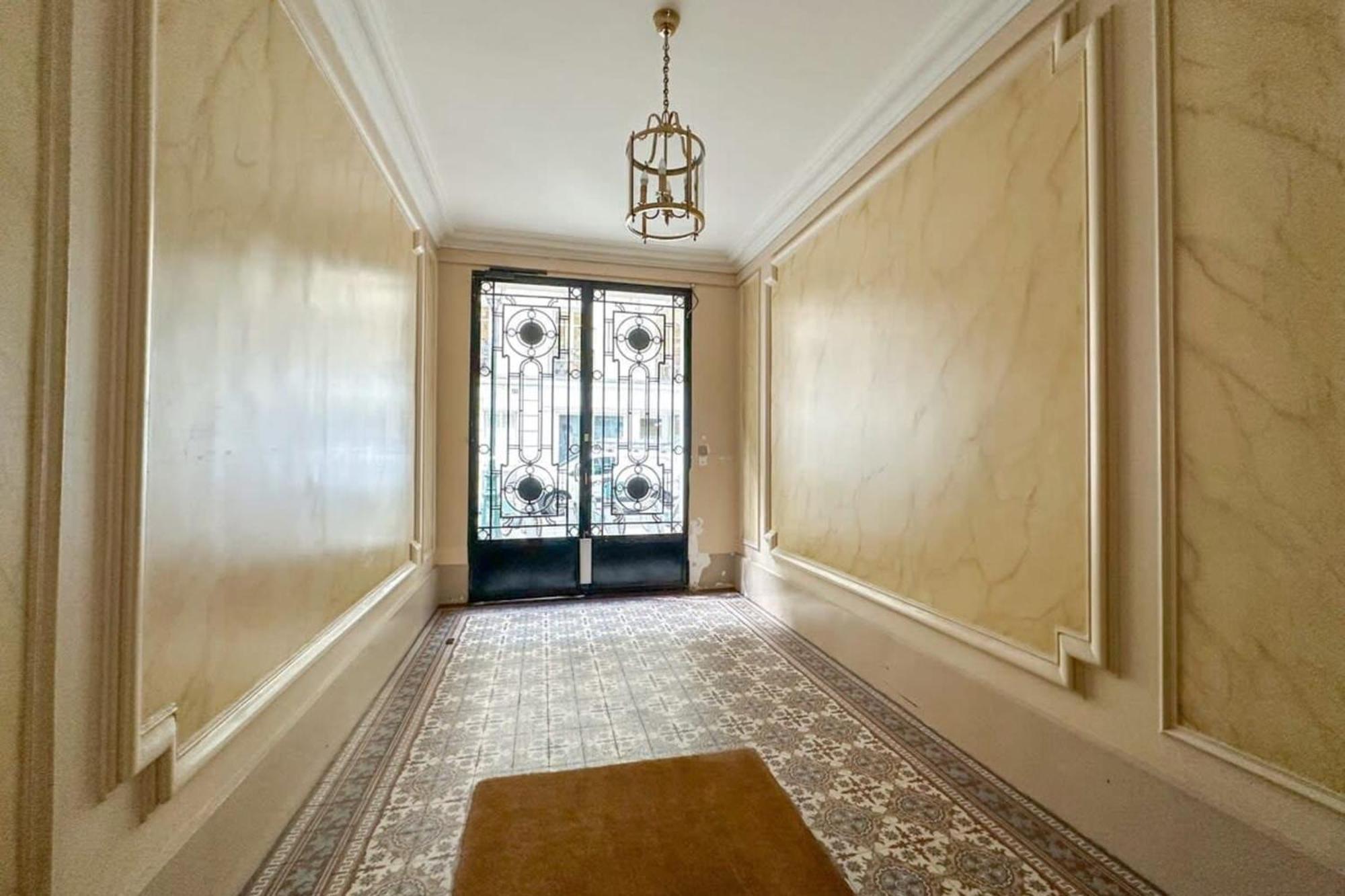 Flexliving - Whole Flat - Bachaumont Apartment